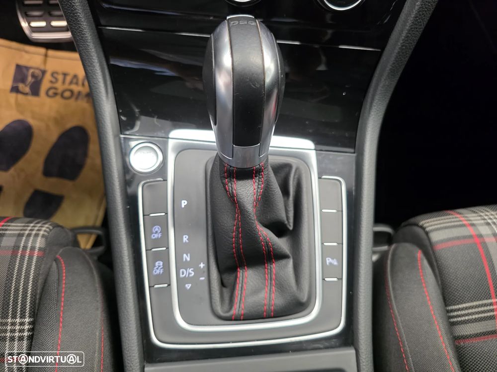 VW Golf GTI 2.0 TSI OPF DSG Performance - 23