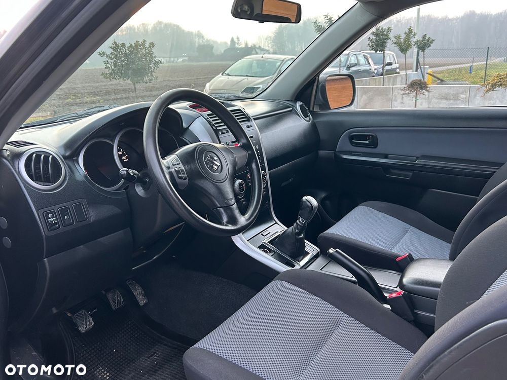 Suzuki Grand Vitara 1.6 - 8