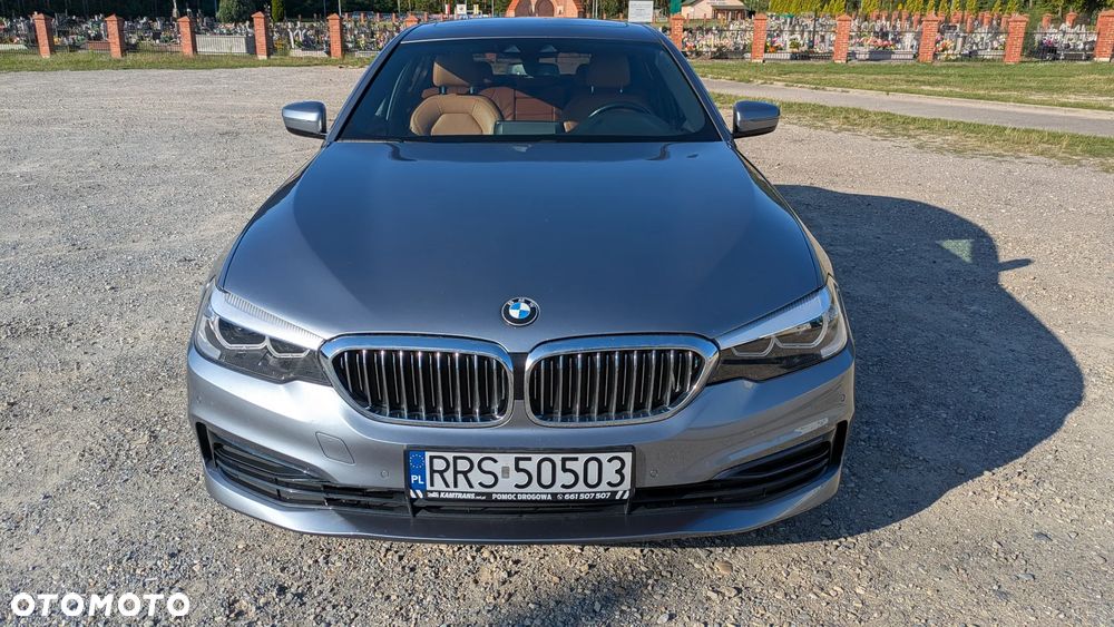BMW Seria 5 530i xDrive Sport Line - 3