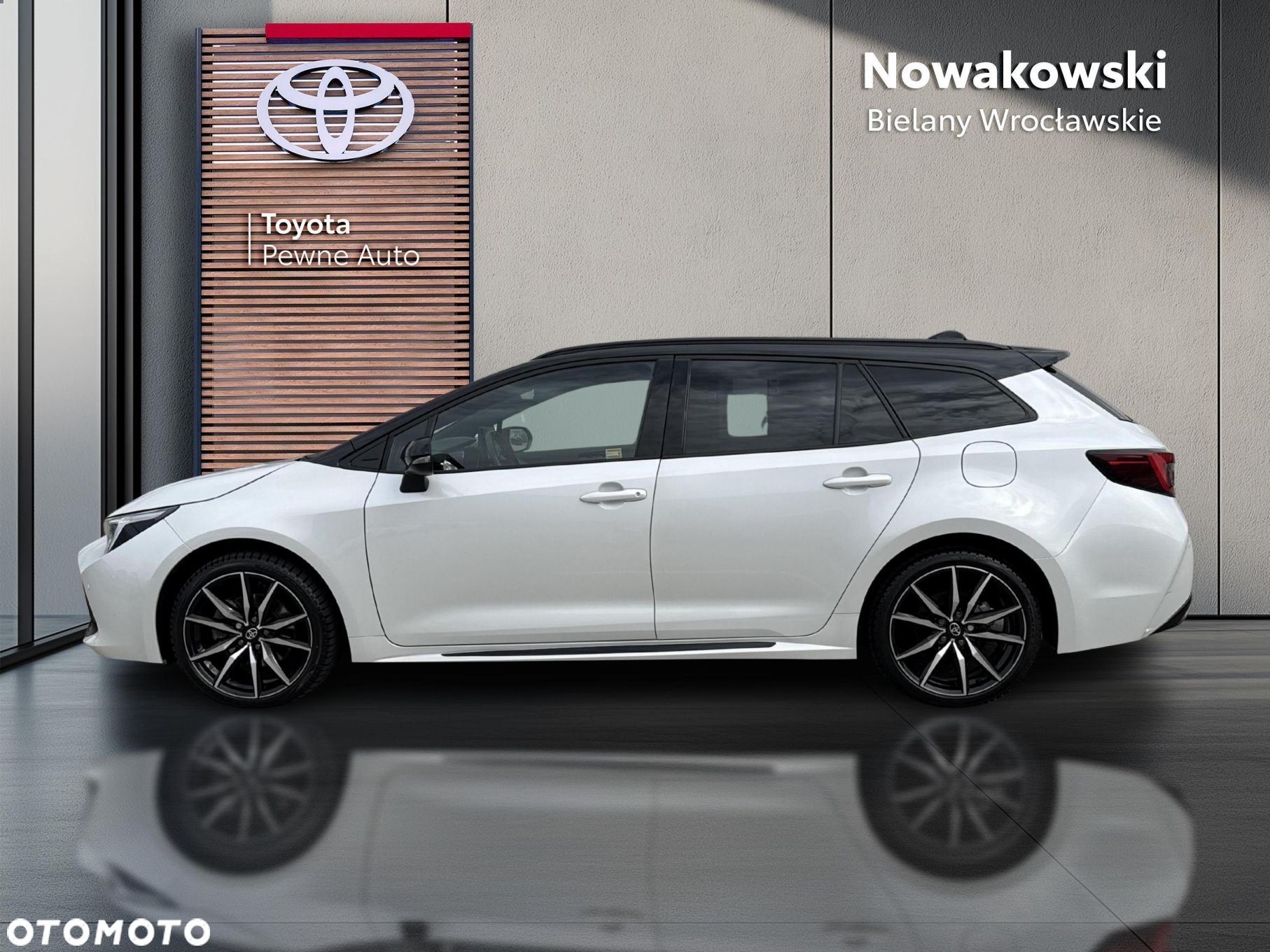 Toyota Corolla 2.0 Hybrid GR Sport Dynamic - 2