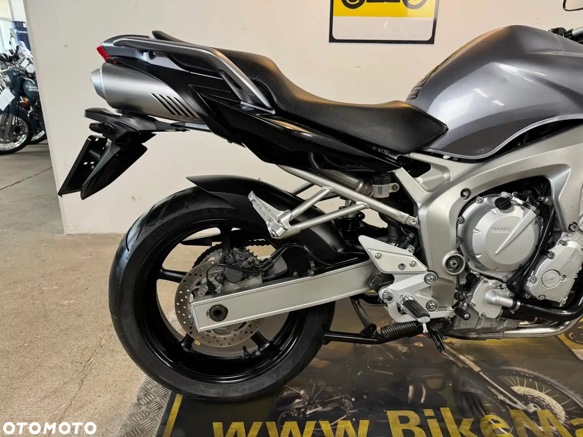 Yamaha FZ6 - 16