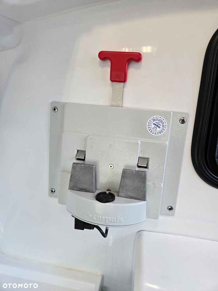 Volkswagen TRANSPORTER T6.1 Ambulans Karetka - 16