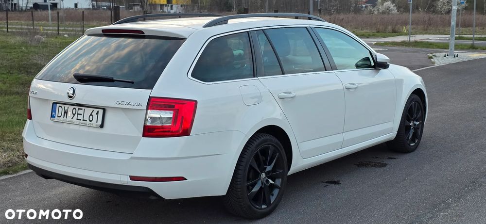 Skoda Octavia 1.6 TDI SCR Style DSG - 6