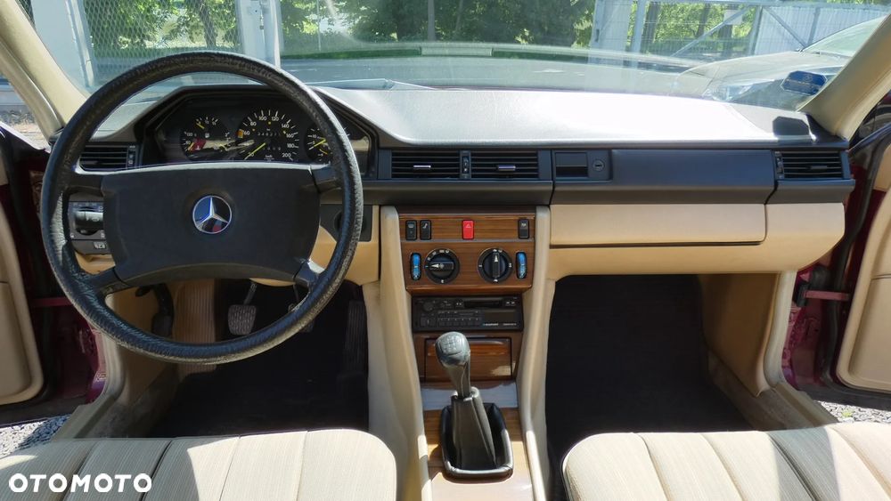 Mercedes-Benz W124 (1984-1993) - 17