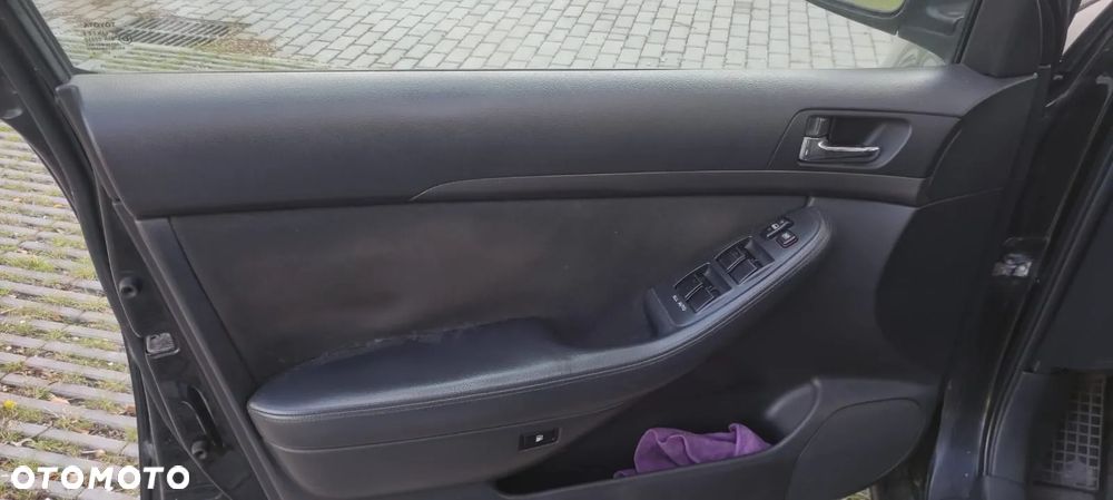 Toyota Avensis 2.0 D-4D - 5