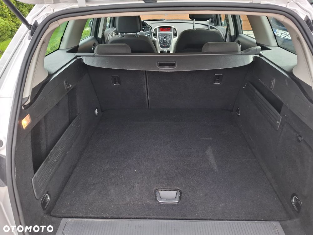 Opel Astra 1.6 Innovation - 25