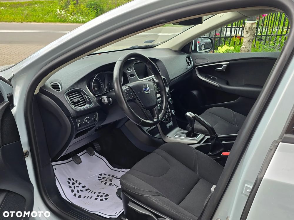 Volvo V40 D2 Summum - 25