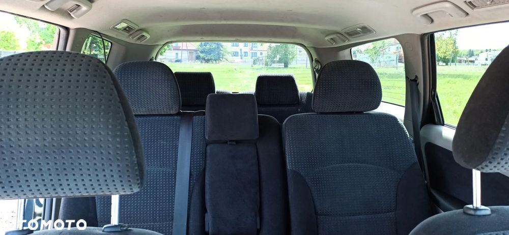Mitsubishi Grandis - 16