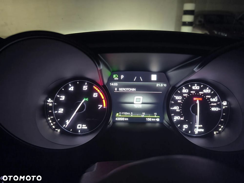 Alfa Romeo Giulia 2.0 Turbo 16V AT8 Veloce - 31
