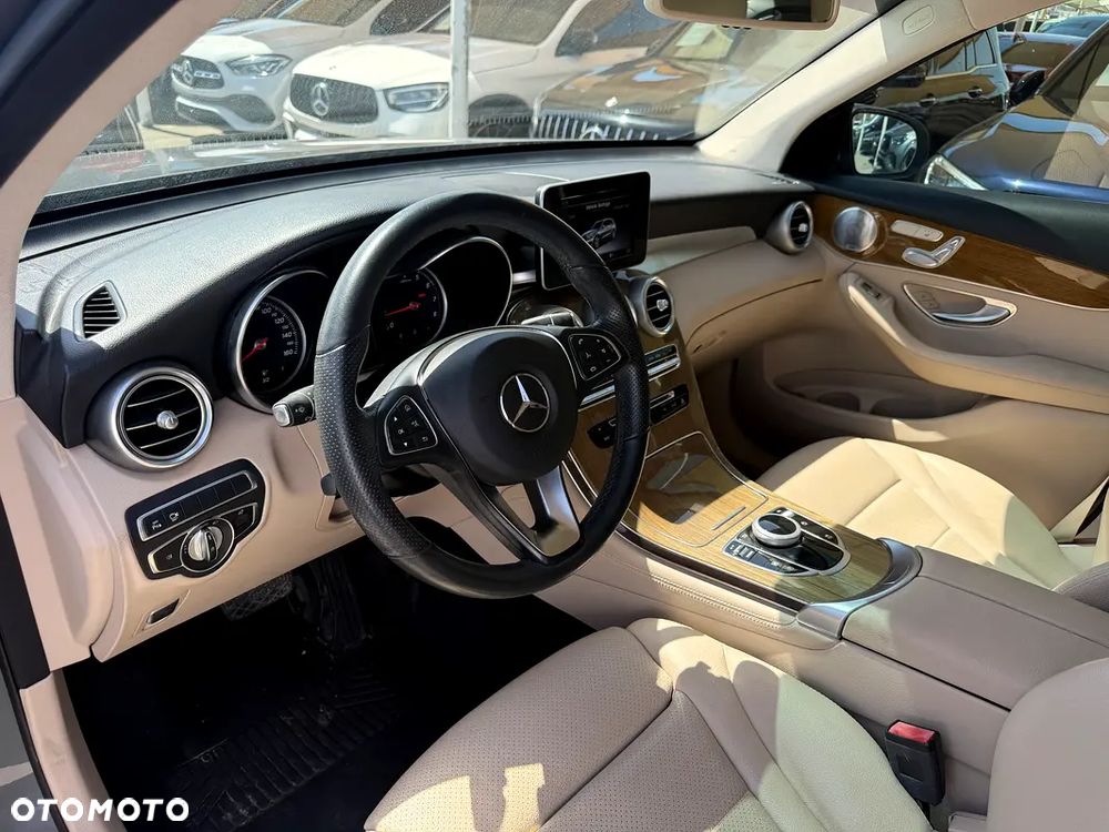 Mercedes-Benz GLC 300 4Matic 9G-TRONIC AMG Line - 7