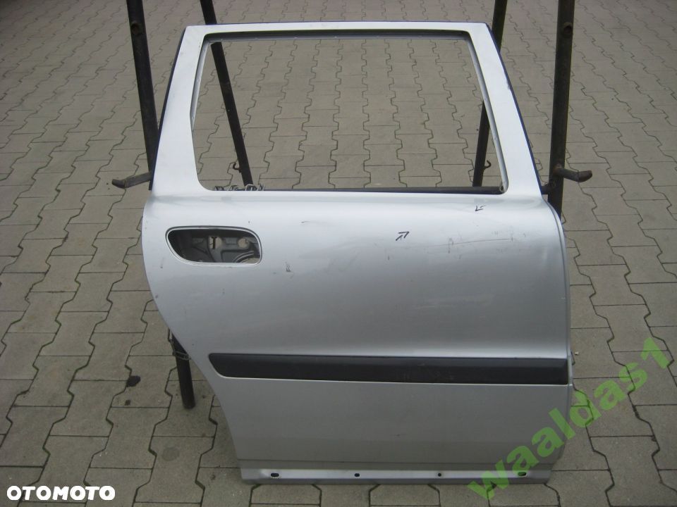 VOLVO V70 00-06R DRZWI TYŁ PRAWE