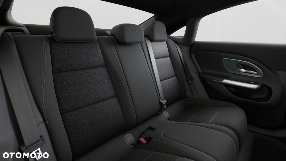 Mercedes-Benz CLA 200 7G-DCT - 38