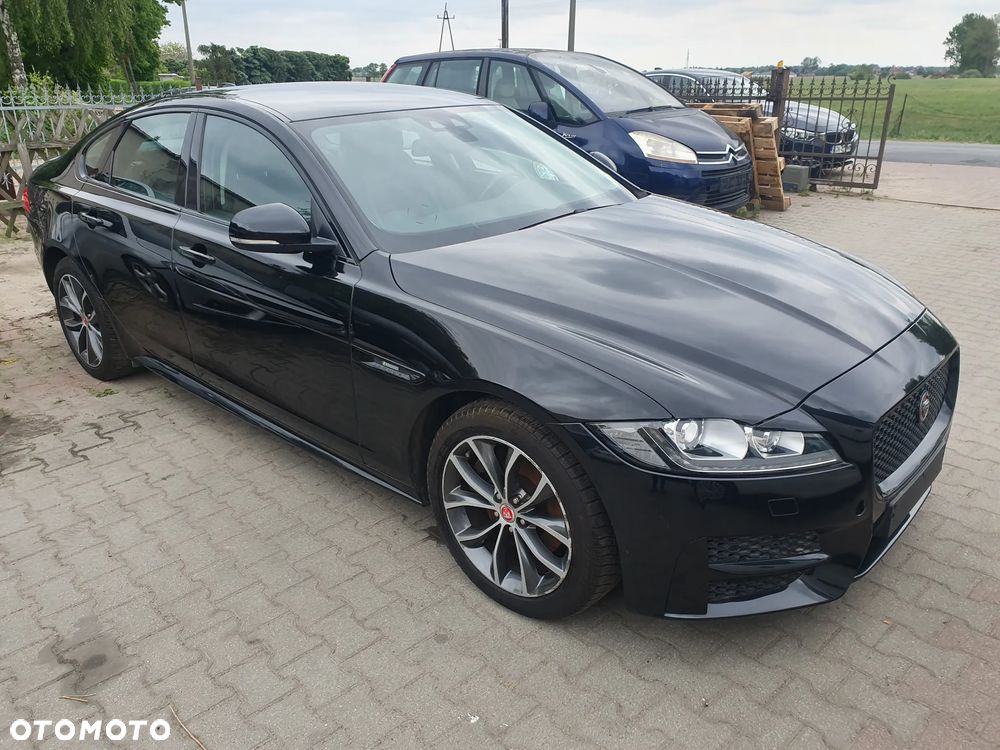 Jaguar XF 20d R-Sport - 7