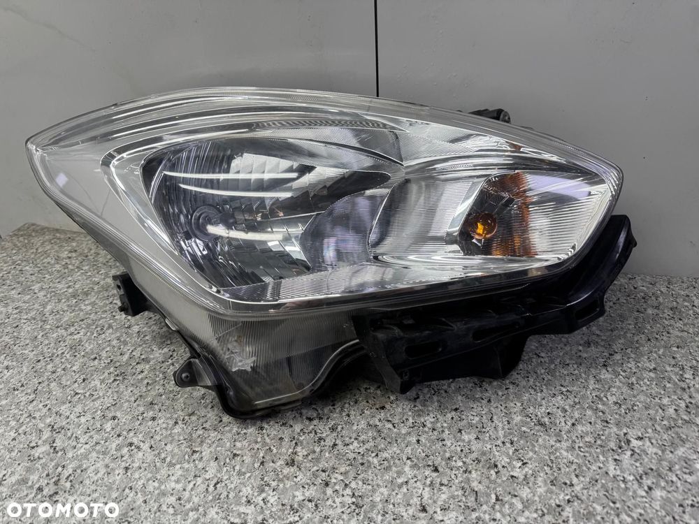 lampa prawy przód suzuki swift mk8 vi 2017-2023 - 3