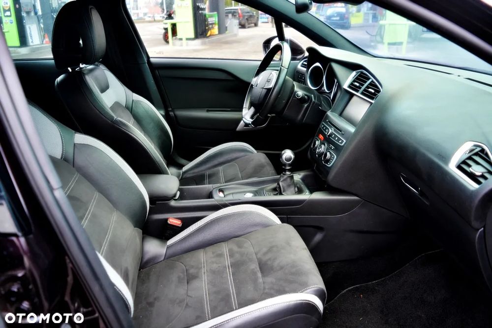 Citroën DS4 HDi 115 Chic - 9