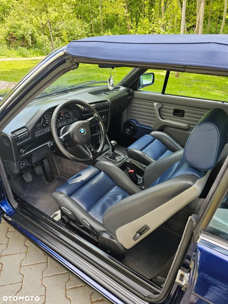 BMW Seria 3 320i - 32