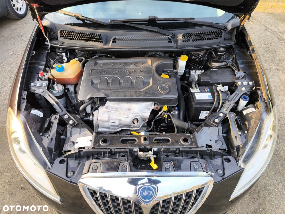 Lancia Delta 1.6 MultiJet 16v Silver - 25