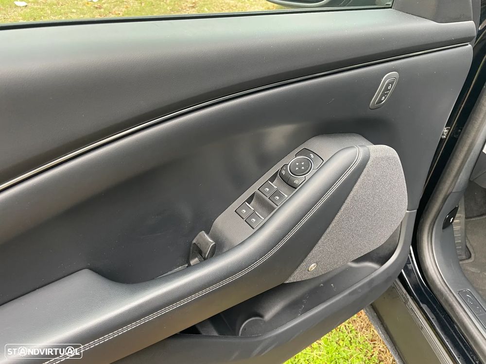 Ford Mustang Mach-E - 11