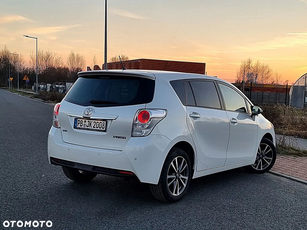 Toyota Verso 1.8 Edition - 11