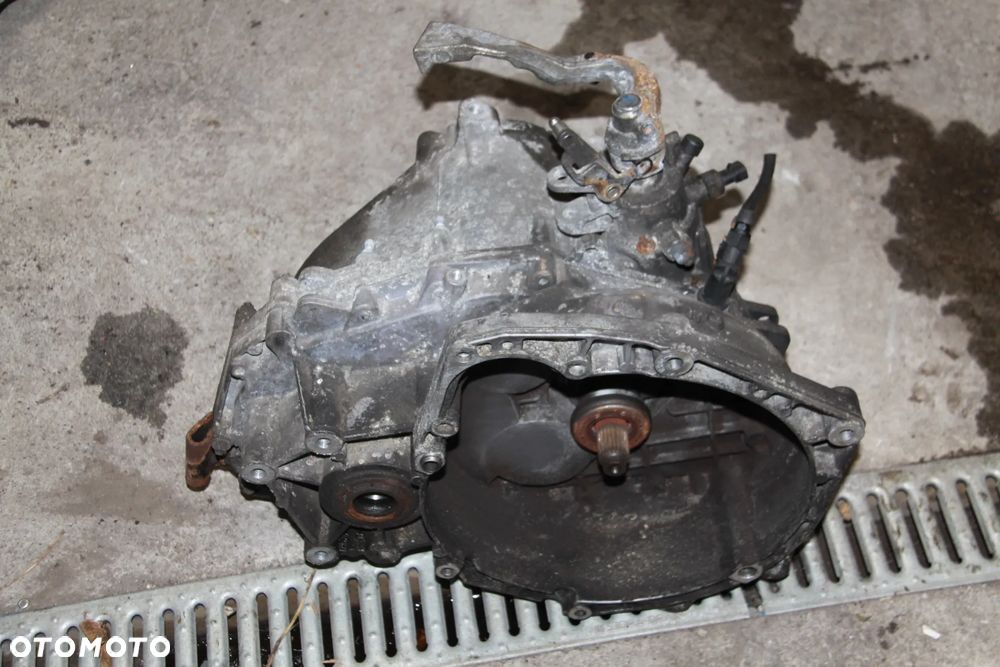 SKRZYNIA BIEGÓW 6 BIEGÓW VECTRA C  1.9 CDTI  F40