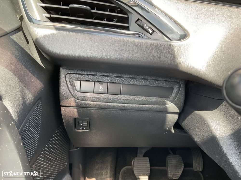 Peugeot 208 1.2 PureTech Active - 18