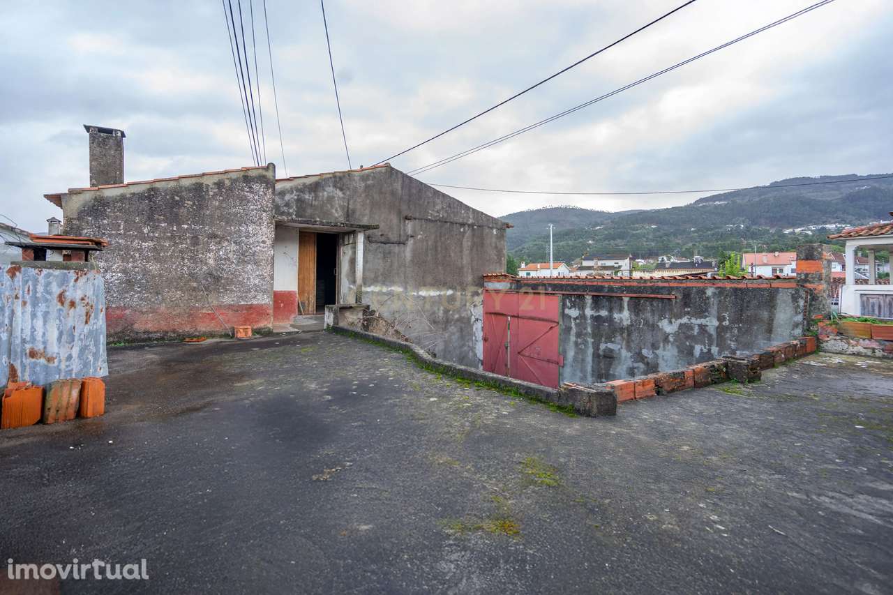 Moradia T2 para reabilitar na Lousã - Grande imagem: 4/26