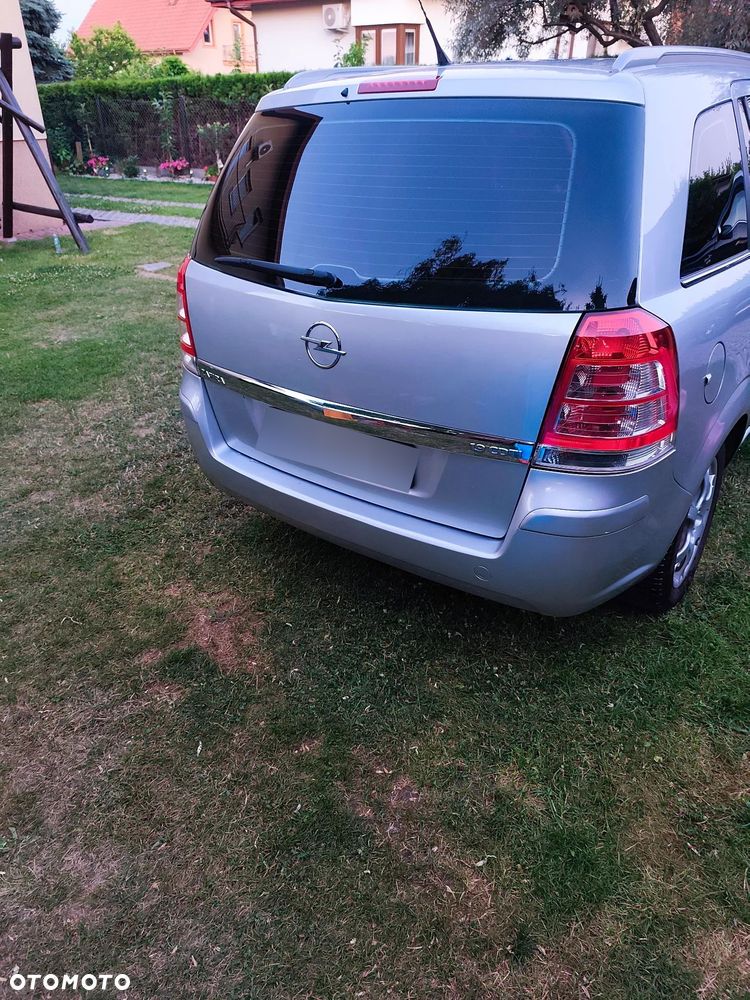 Opel Zafira 1.9 CDTI - 4