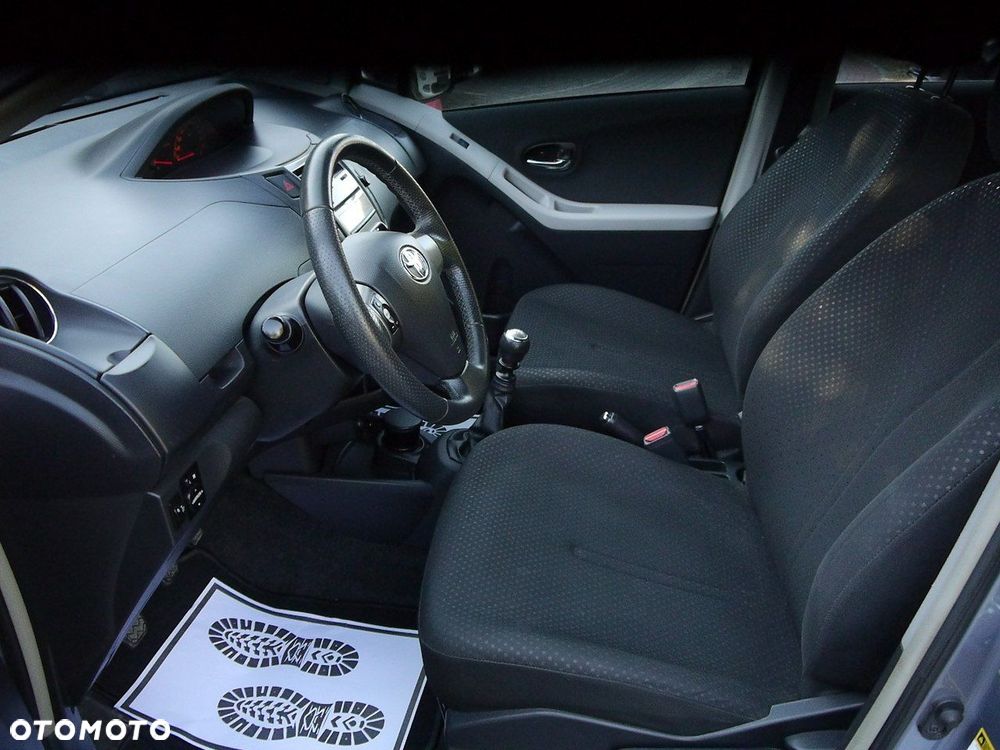 Toyota Yaris 1.33 VVT-i Executive - 29