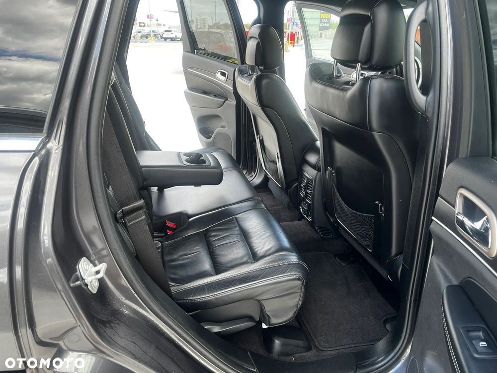 Jeep Grand Cherokee - 19