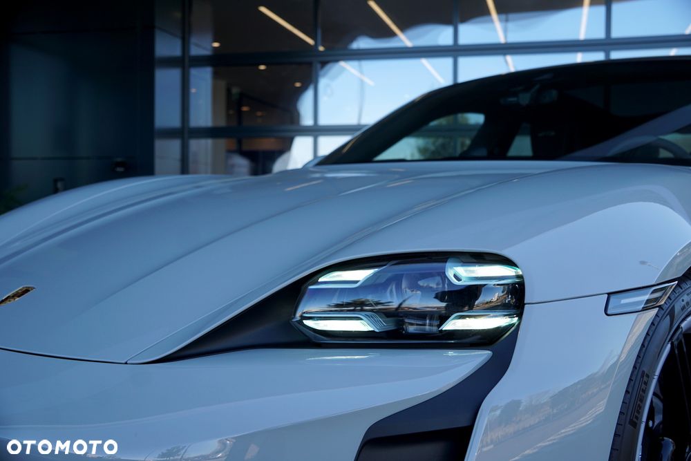 Porsche Taycan GTS - 10