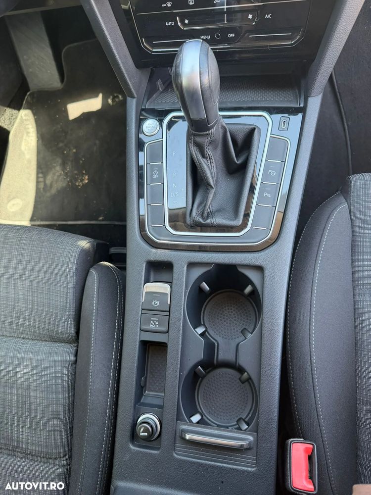 Volkswagen Passat 2.0 TDI SCR DSG Comfortline - 15