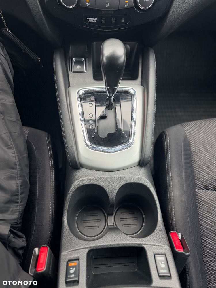 Nissan Qashqai 1.2 DIG-T Acenta Xtronic EU6 - 25