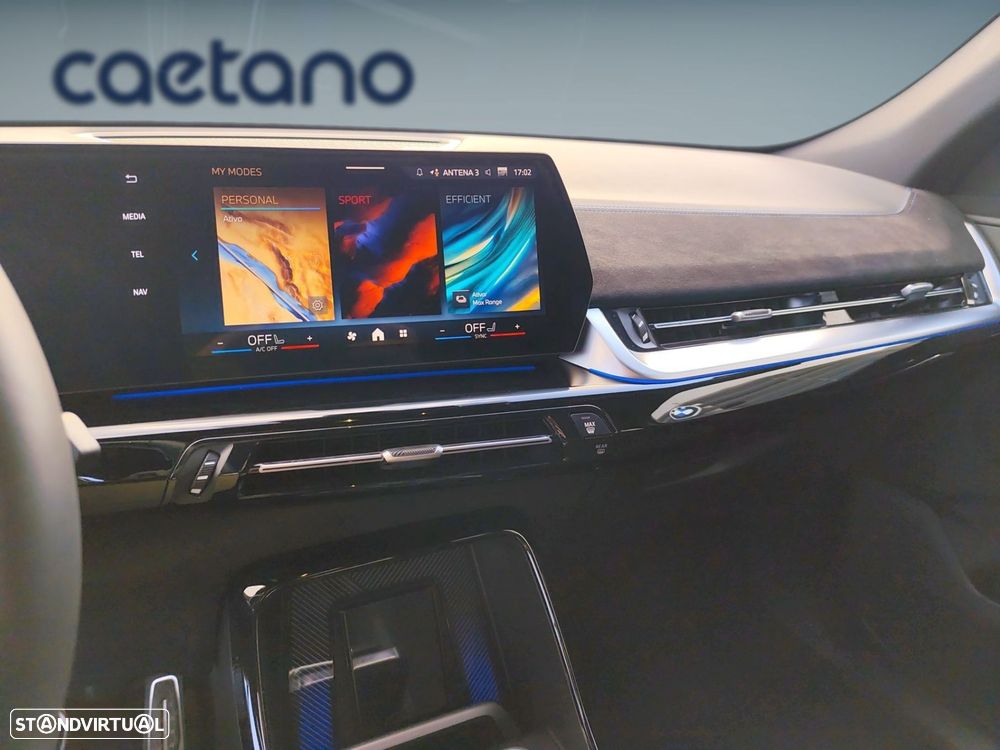 BMW iX2 eDrive20 Pack Desportivo M - 29