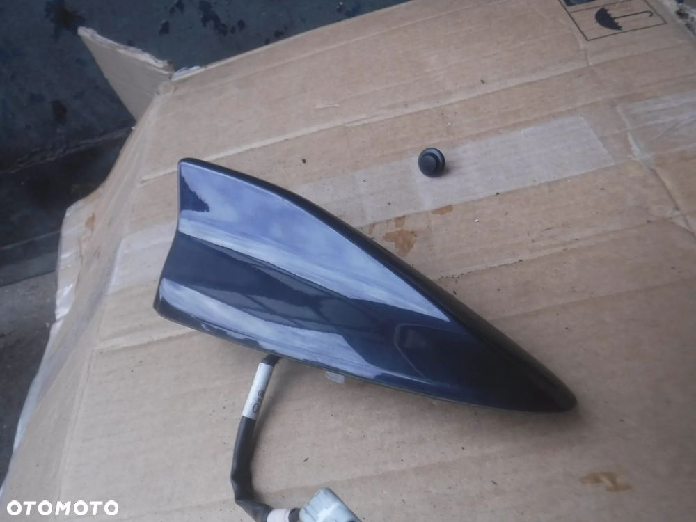 Mazda 3 BM  HB antena nawigacji rekin  kolor 42M - 1