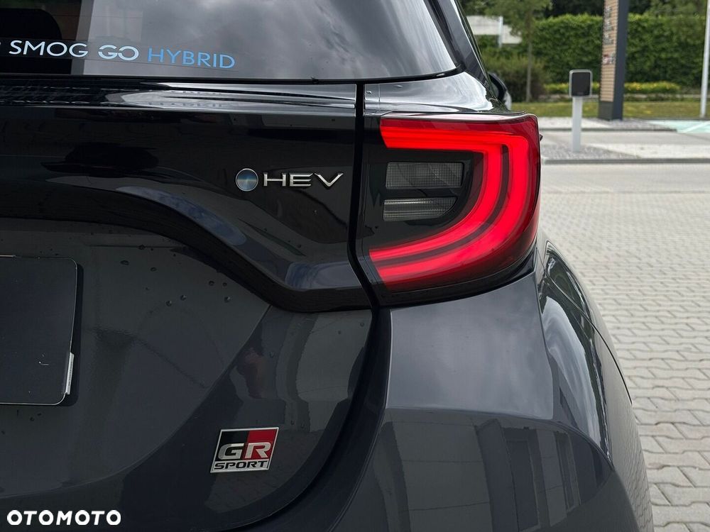 Toyota Yaris Hybrid 1.5 GR Sport - 34