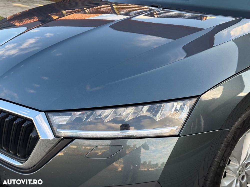 Skoda Octavia Combi 2.0 TDI Sportline - 11