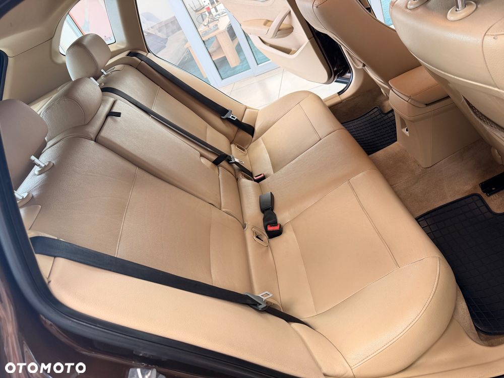 BMW X1 xDrive18d Sport Line - 28