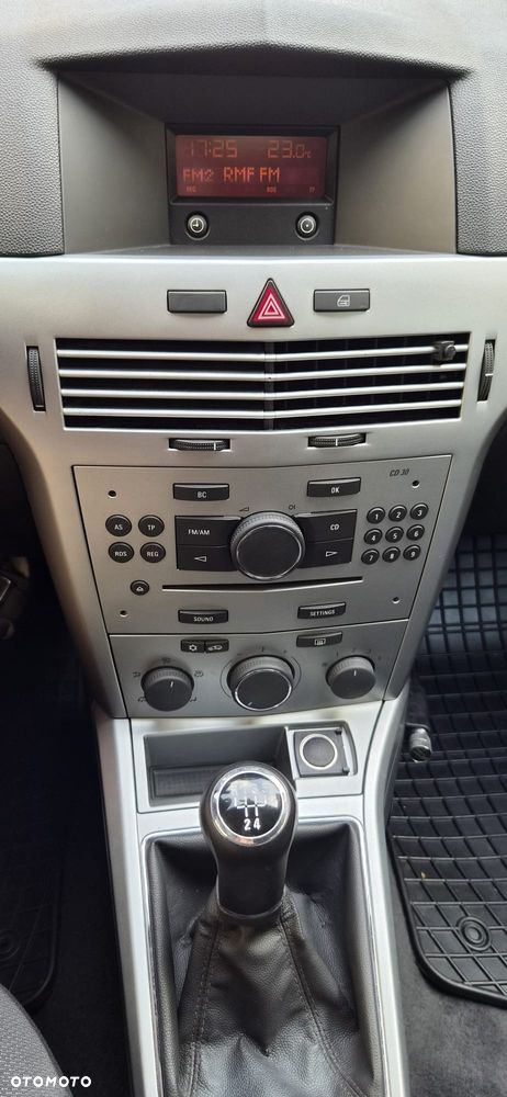 Opel Astra 1.6 Essentia - 9