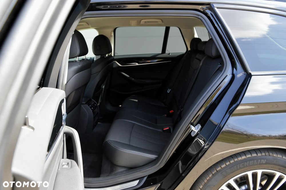 BMW Seria 5 520d xDrive Luxury Line sport - 7