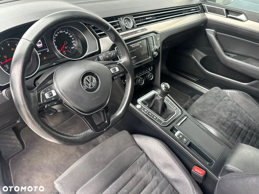 Volkswagen Passat 1.8 TSI BMT Highline - 17