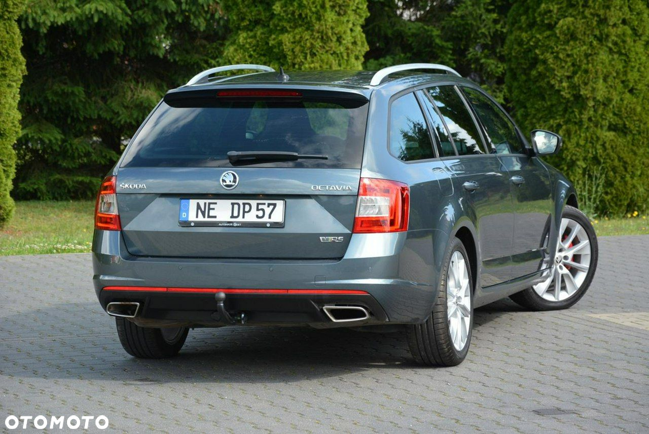 Skoda Octavia Combi 2.0 TDI DSG RS - 15