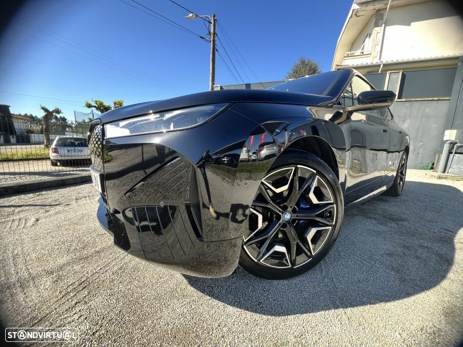 BMW iX xDrive 40 Pack Desportivo - 17