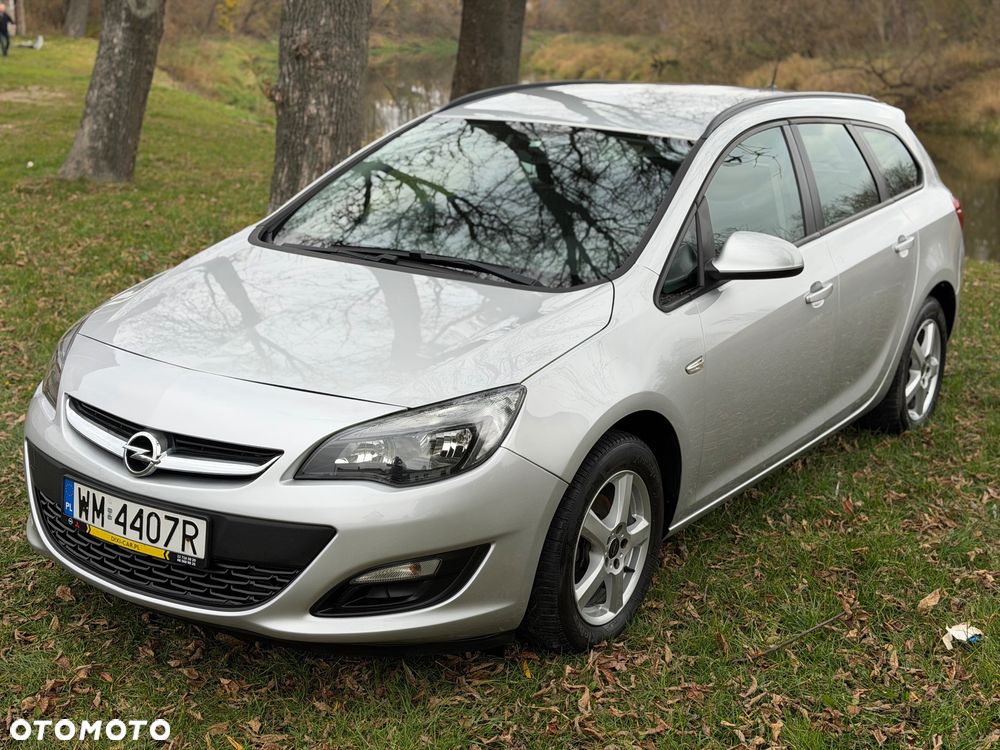 Opel Astra 2013 photo 2