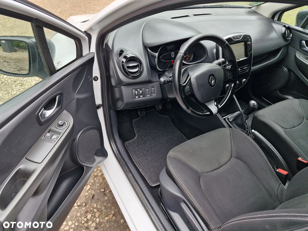 Renault Clio 1.2 16V 75 Life - 15