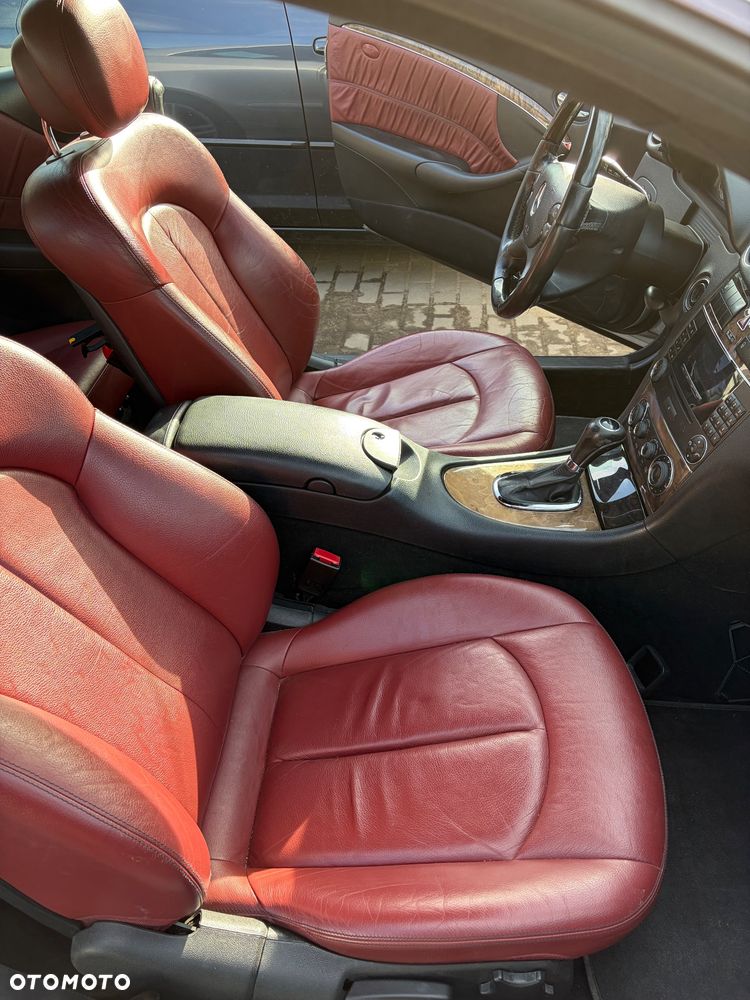 Mercedes-Benz CLK - 11