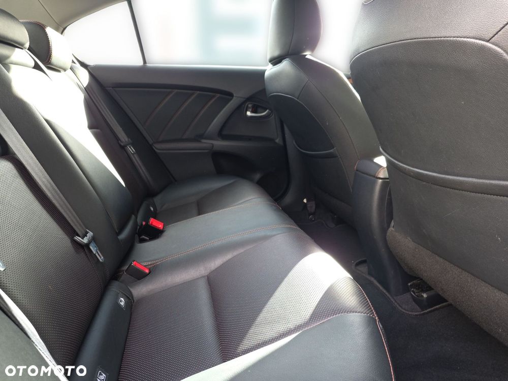 Toyota Avensis - 10