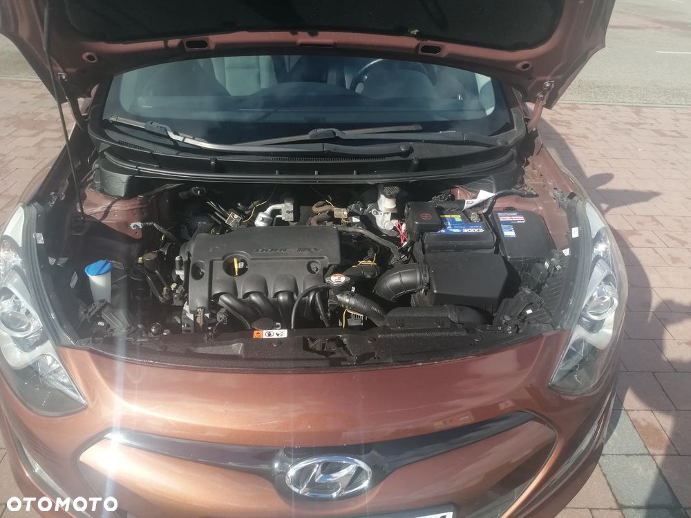 Hyundai i30 1.4 Premium - 6