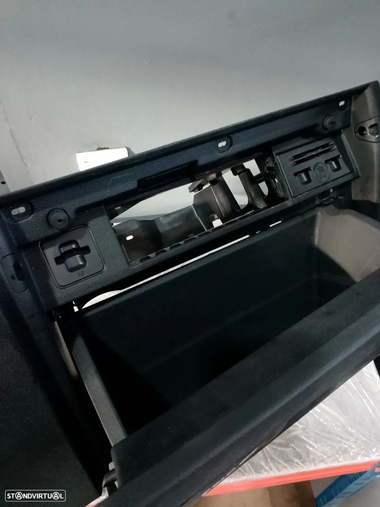 PORTA LUVAS VOLKSWAGEN POLO 17- / 2G1857097 - 2