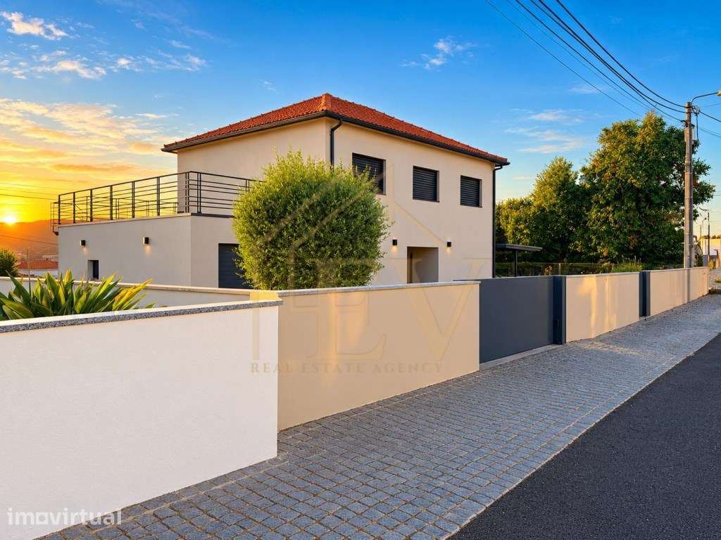 MORADIA T3+1 EM LEMENHE, VILA NOVA DE FAMALICÃO