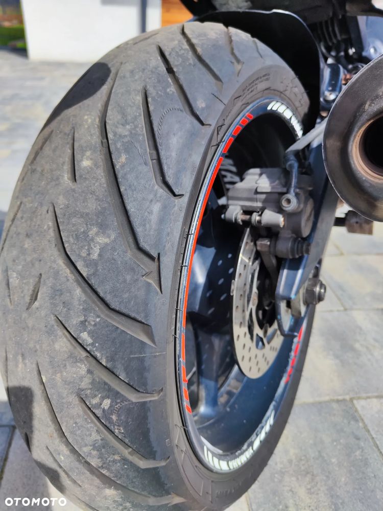 Yamaha FZS - 4